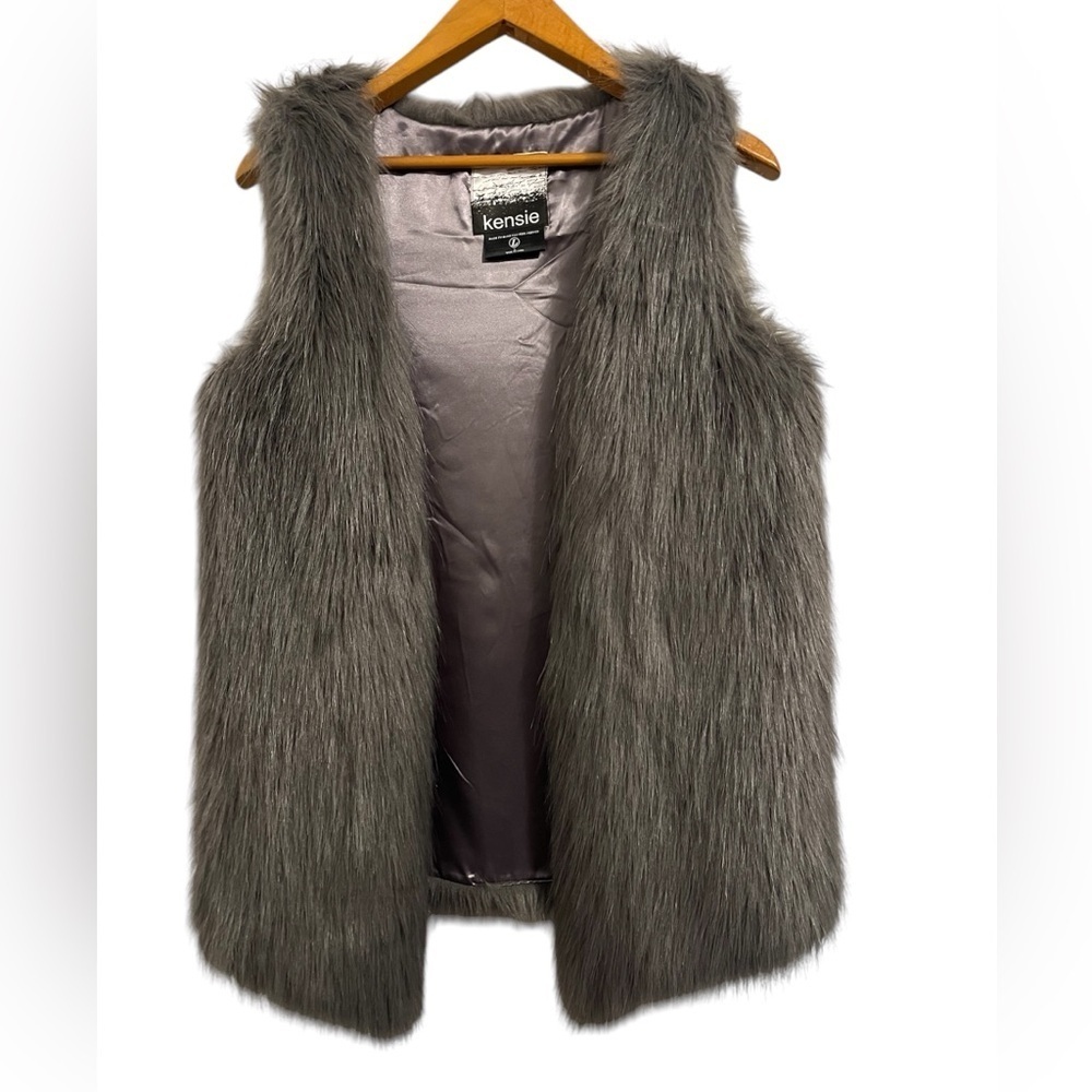 Kensie Silver Faux Fur Vest size L